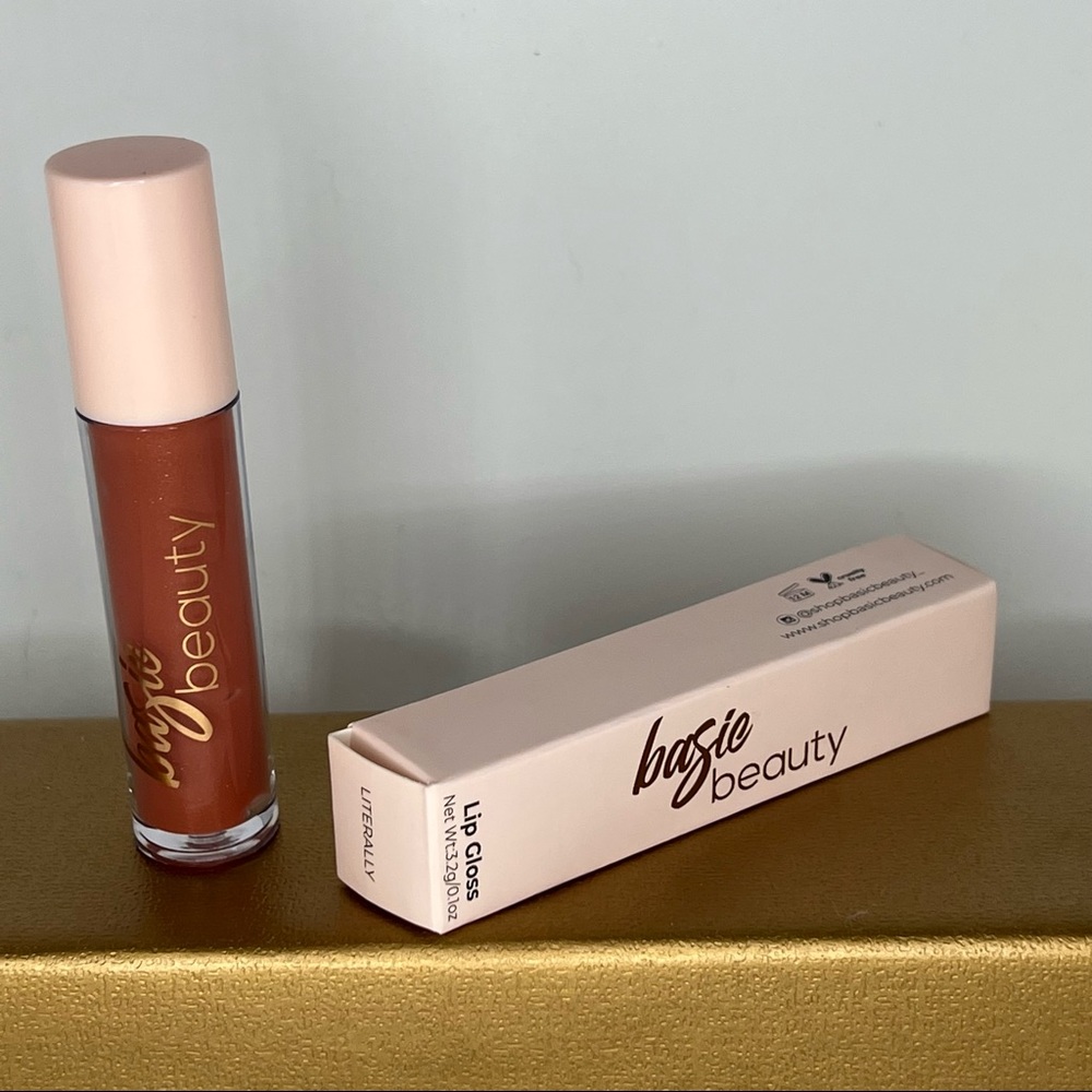 🟩 $8 when bundled - Basie Beauty Literally Gloss